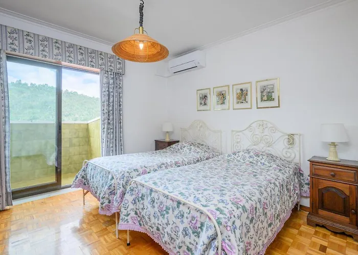 Hébergement de vacances Casa Do Pombal *